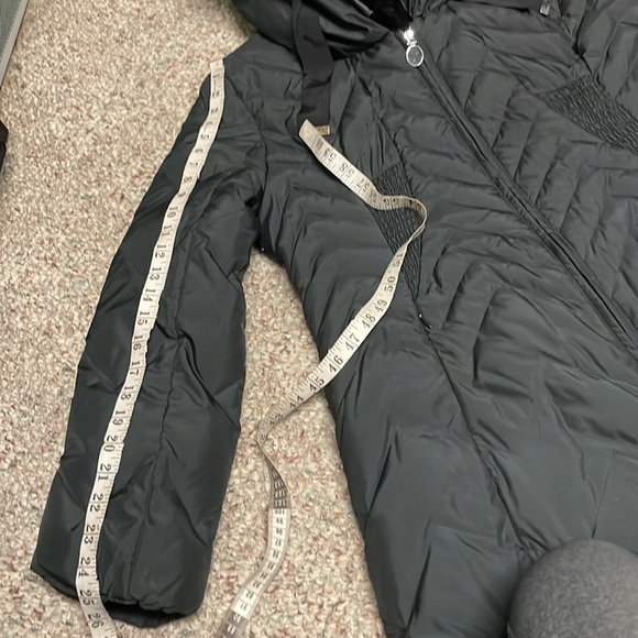 Tahari down filled long puffer coat with fur trimmed hood - Picture 7 of 11